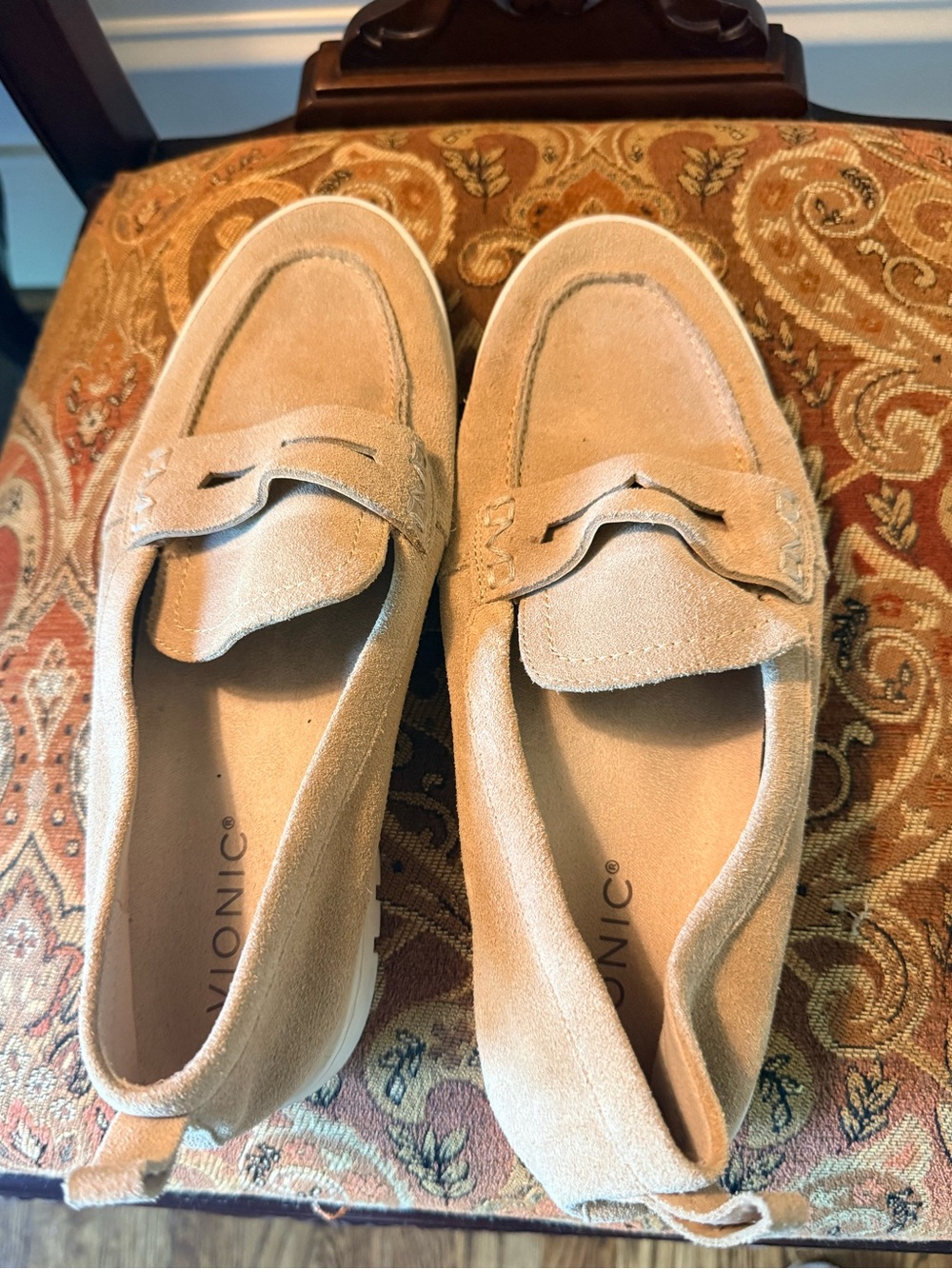 Vionic Uptown Loafer. GUC 9.5